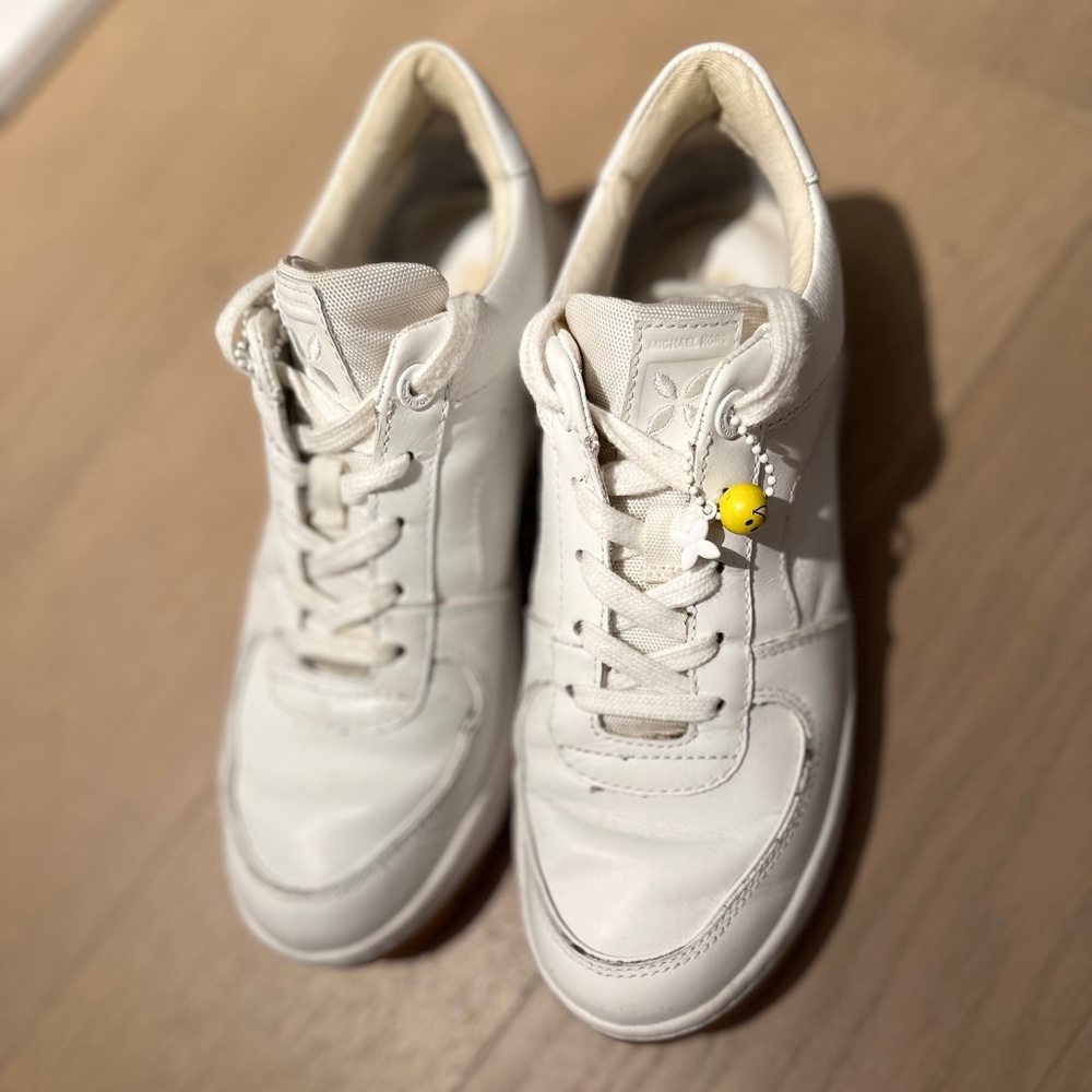 Michael kors women white sneaker - Picture 1 of 4